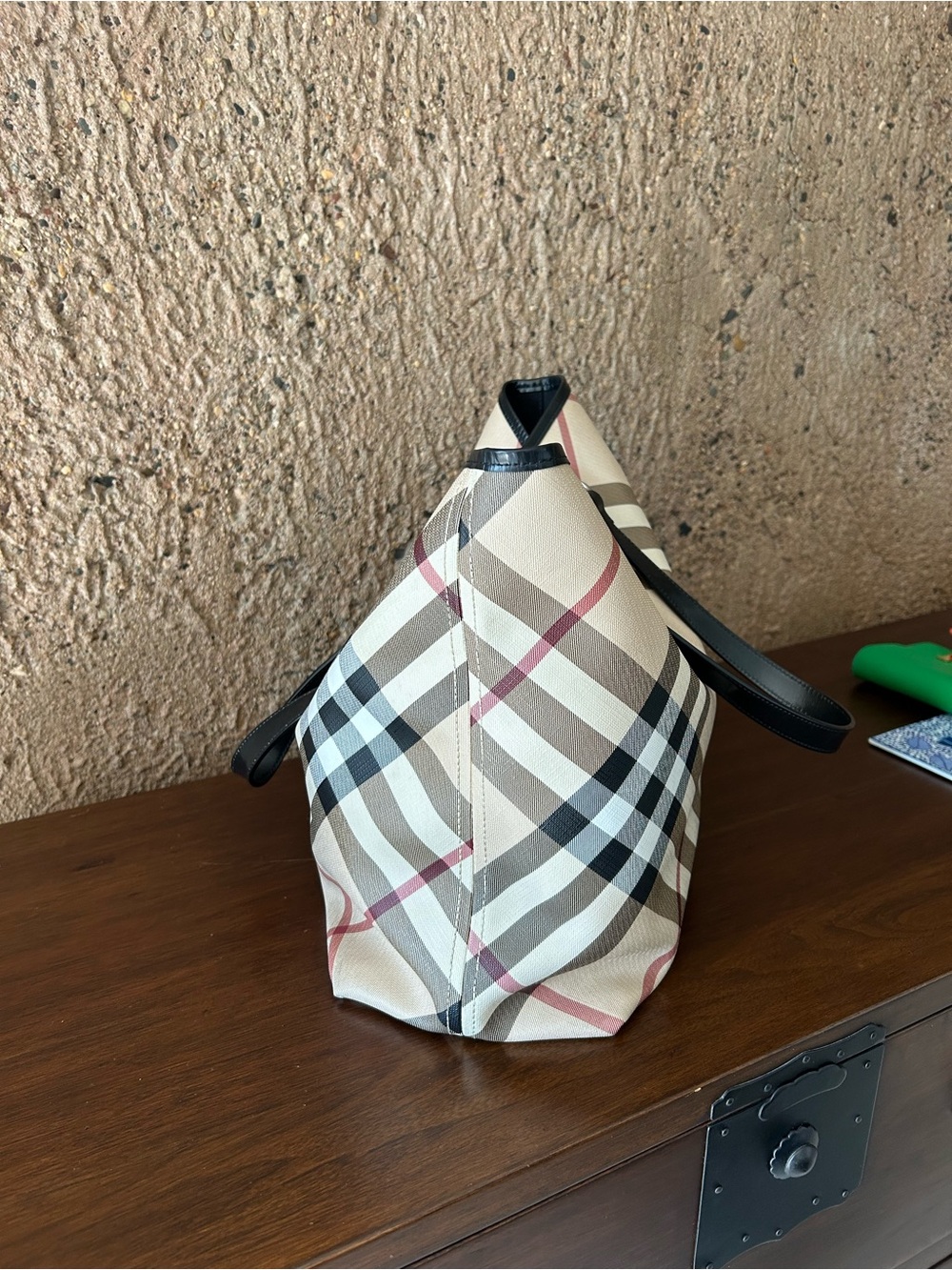 Burberry Classic Nova Check Large Tote Bag | Black Trim - Picture 14 of 16